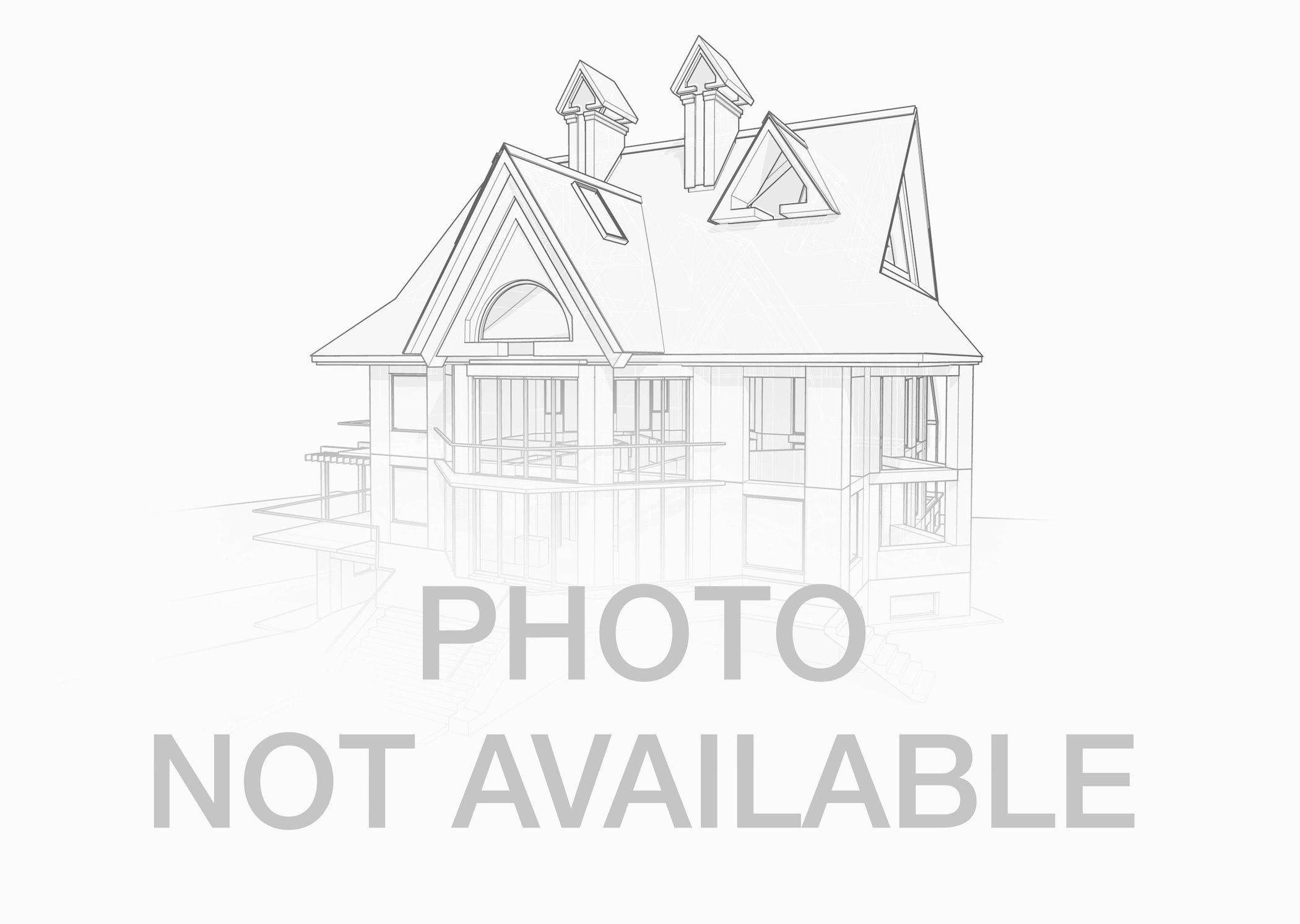 685 Holiday Lane 
